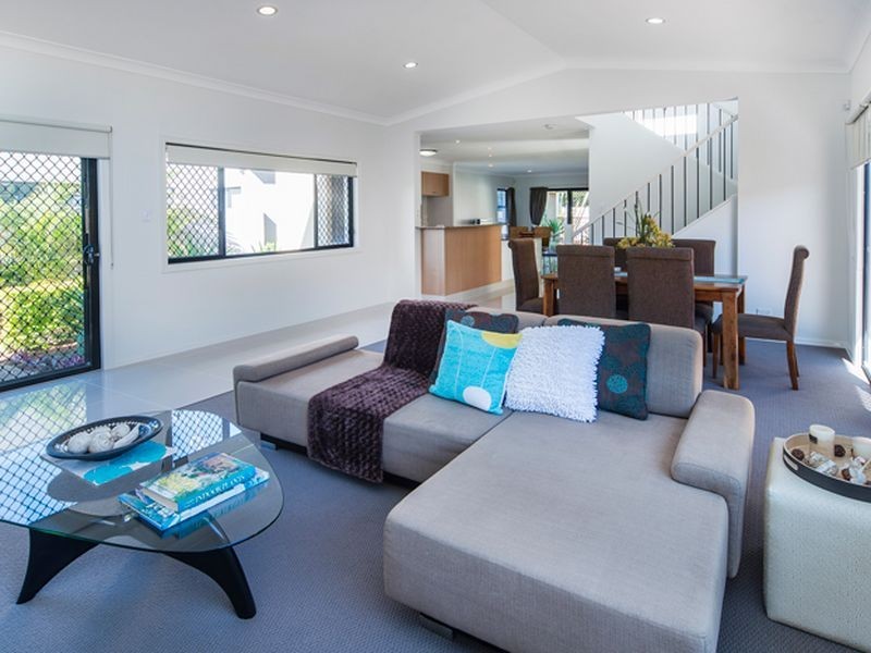 535 Oyster Cove Promenade, Helensvale QLD 4212