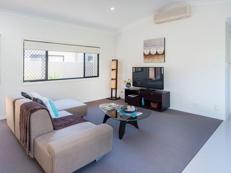 535 Oyster Cove Promenade, Helensvale QLD 4212