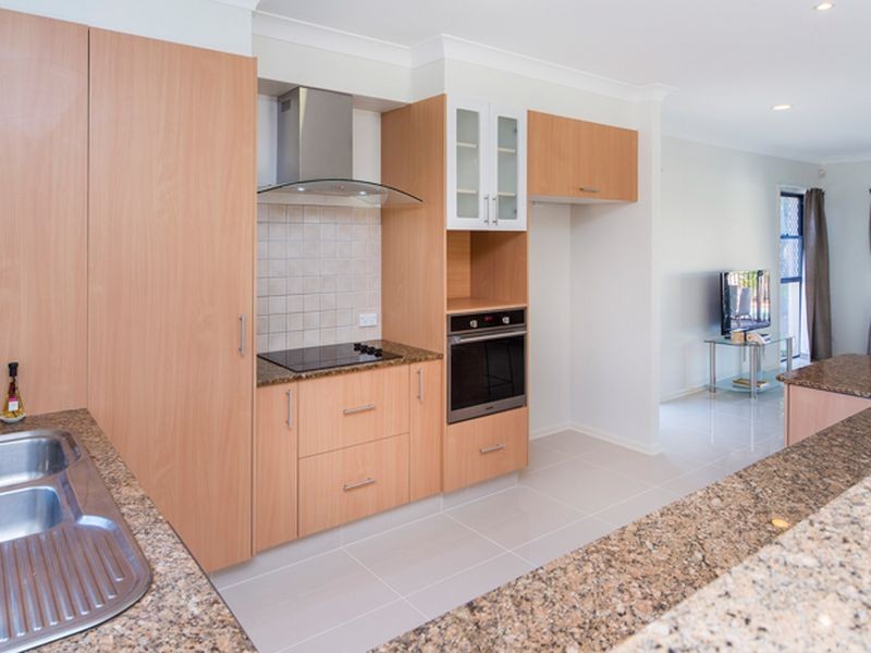 535 Oyster Cove Promenade, Helensvale QLD 4212