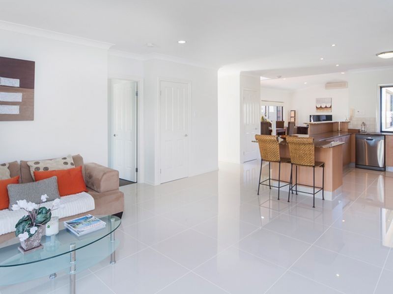 535 Oyster Cove Promenade, Helensvale QLD 4212