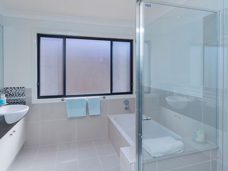 535 Oyster Cove Promenade, Helensvale QLD 4212
