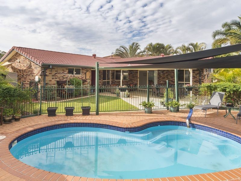 4 Torrens Court, Coombabah QLD 4216