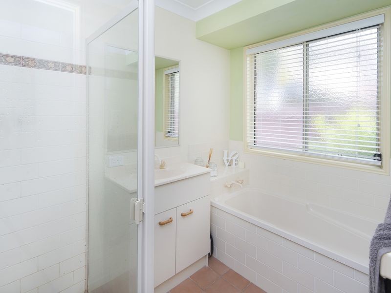 4 Torrens Court, Coombabah QLD 4216