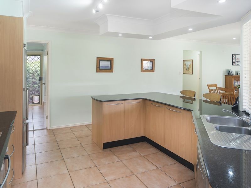 4 Torrens Court, Coombabah QLD 4216