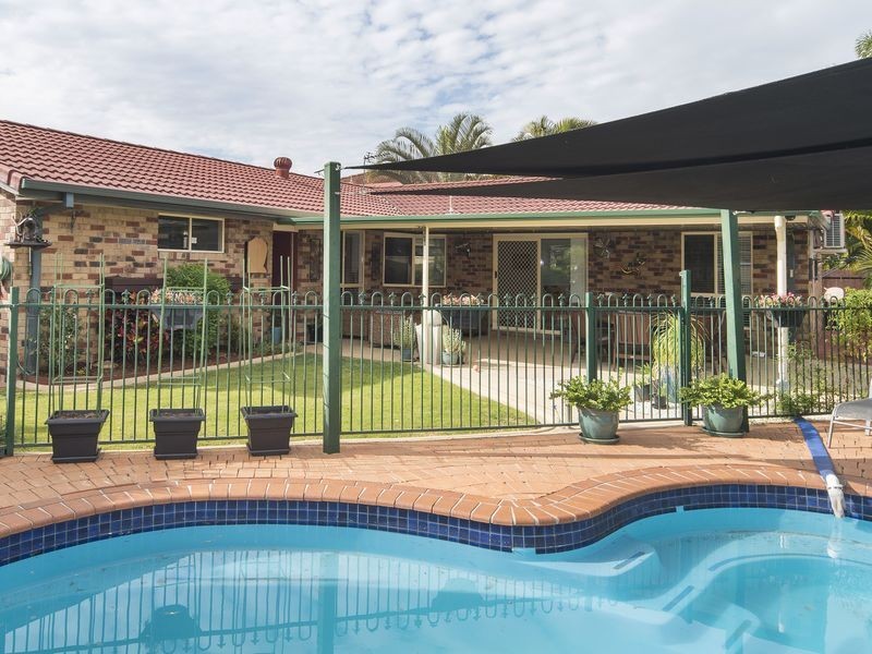 4 Torrens Court, Coombabah QLD 4216