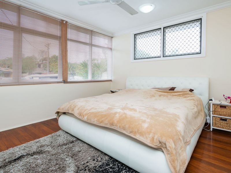 22 Paradise Island, Surfers Paradise QLD 4217