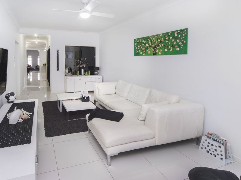 42 Turana Street, Coombabah QLD 4216