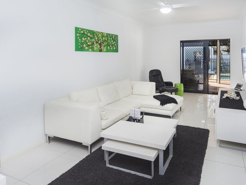 42 Turana Street, Coombabah QLD 4216