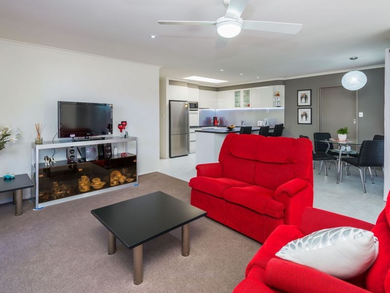 1/18 Maiala Close, Paradise Point QLD 4216