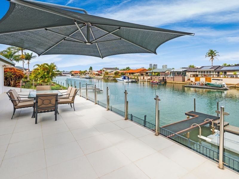 11 Smugglers Place, Runaway Bay QLD 4216