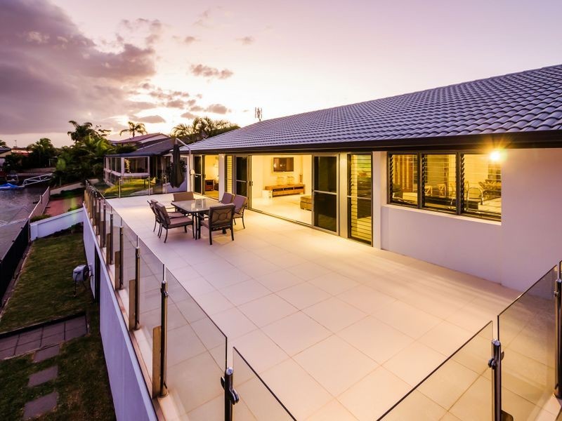 11 Smugglers Place, Runaway Bay QLD 4216