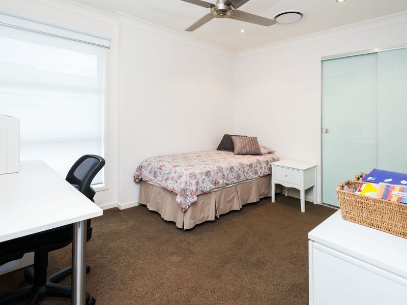 11 Smugglers Place, Runaway Bay QLD 4216