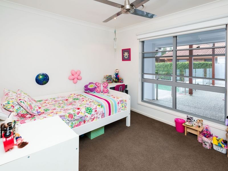 11 Smugglers Place, Runaway Bay QLD 4216