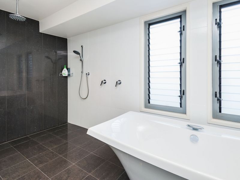 11 Smugglers Place, Runaway Bay QLD 4216