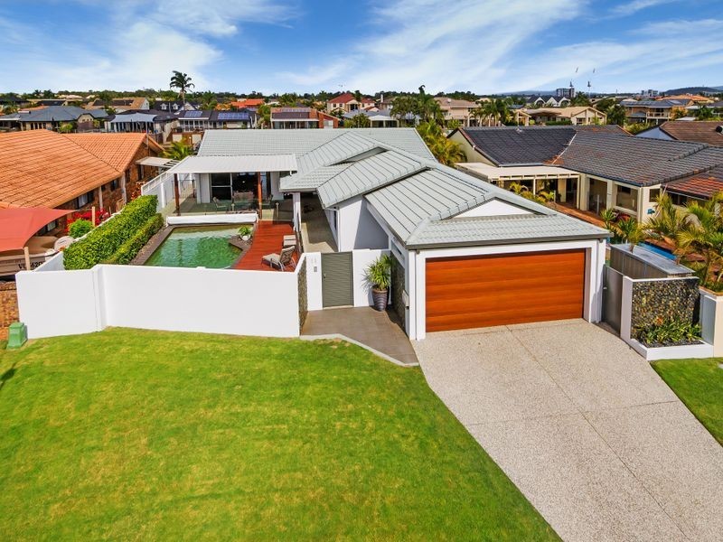 11 Smugglers Place, Runaway Bay QLD 4216