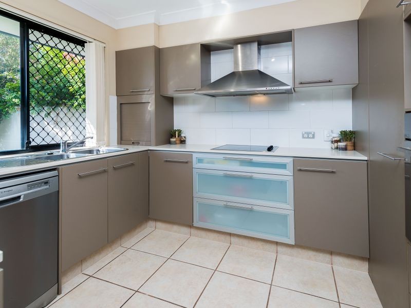 11/368 Pine Ridge Road, Coombabah QLD 4216