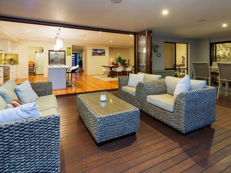 23 The Peninsula, Helensvale QLD 4212