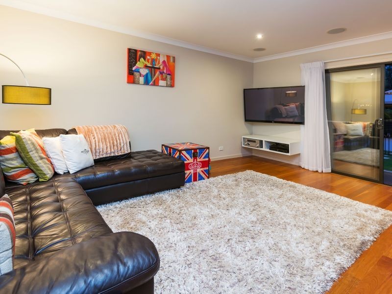 23 The Peninsula, Helensvale QLD 4212