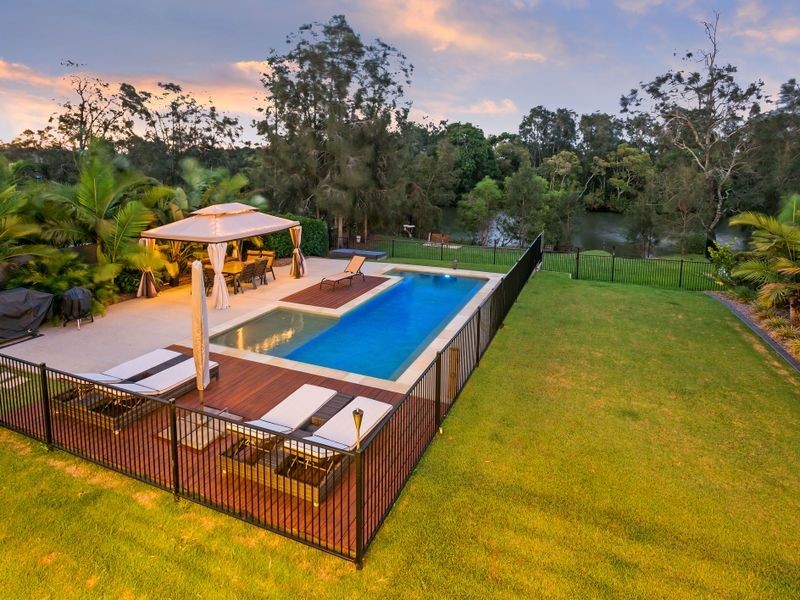 23 The Peninsula, Helensvale QLD 4212