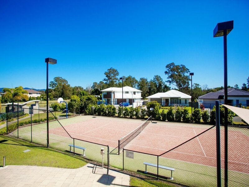 23 The Peninsula, Helensvale QLD 4212