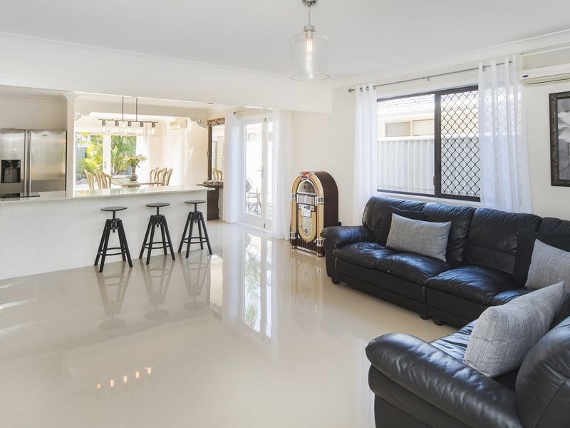 11 Matthew Flinders Drive, Hollywell QLD 4216