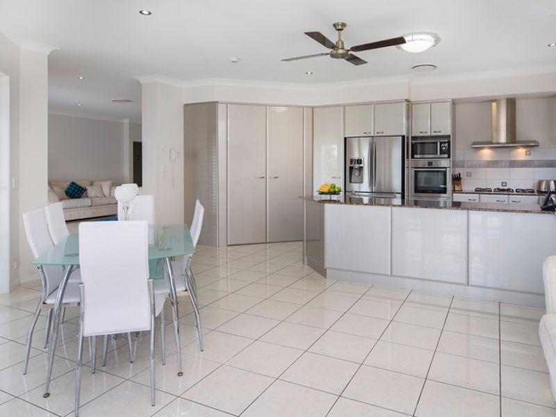 1103 Beechwood Drive, Hope Island QLD 4212