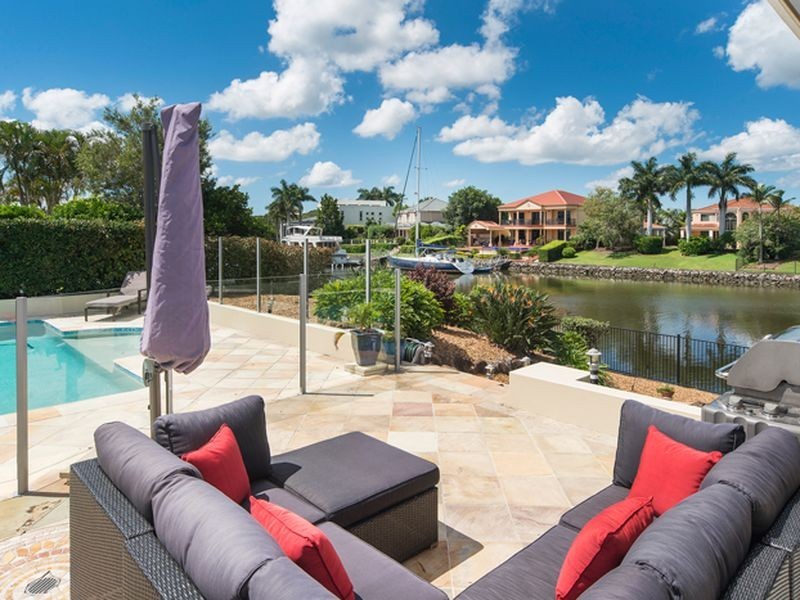 1103 Beechwood Drive, Hope Island QLD 4212