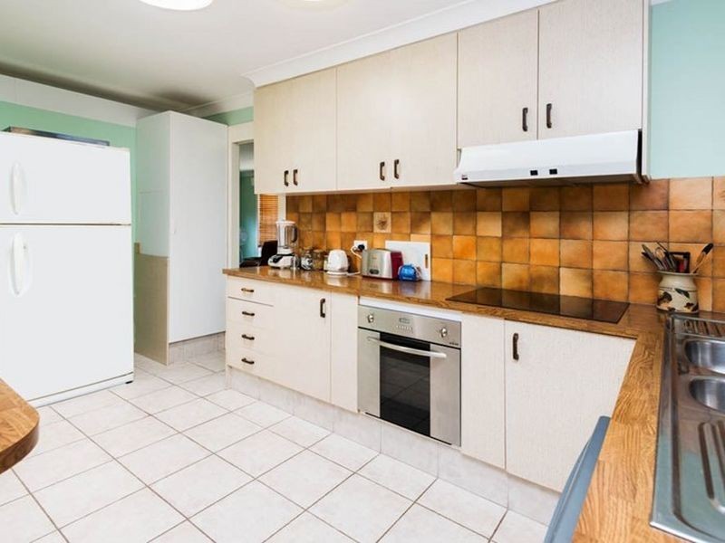 39 Ashbourne Terrace, Biggera Waters QLD 4216