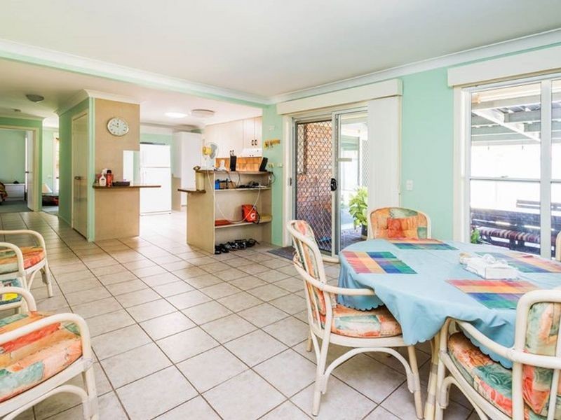 39 Ashbourne Terrace, Biggera Waters QLD 4216