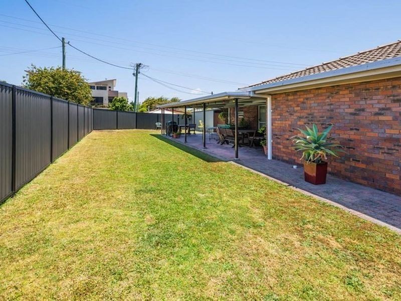 39 Ashbourne Terrace, Biggera Waters QLD 4216