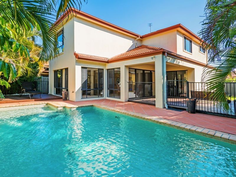 25 Ken Crescent, Helensvale QLD 4212