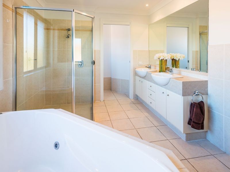 25 Ken Crescent, Helensvale QLD 4212