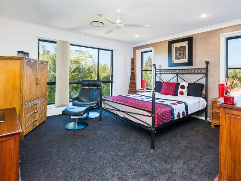 25 Ken Crescent, Helensvale QLD 4212