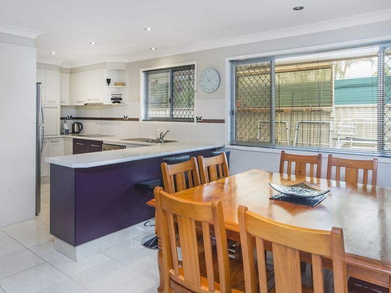 61 Poinsettia Avenue, Hollywell QLD 4216