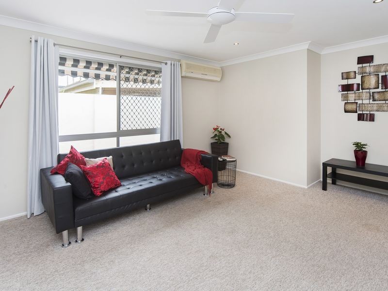 61 Poinsettia Avenue, Hollywell QLD 4216