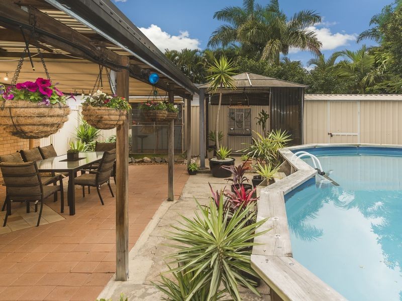 61 Poinsettia Avenue, Hollywell QLD 4216