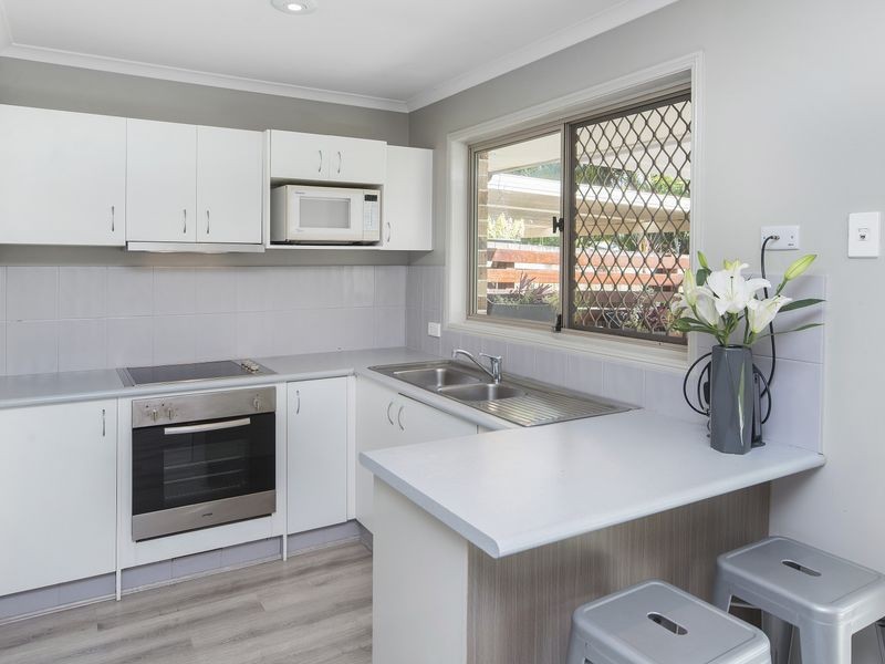 2/81 River Oak Drive, Helensvale QLD 4212