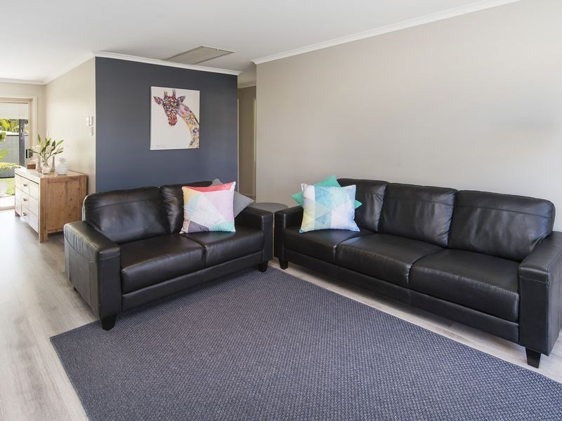 2/81 River Oak Drive, Helensvale QLD 4212