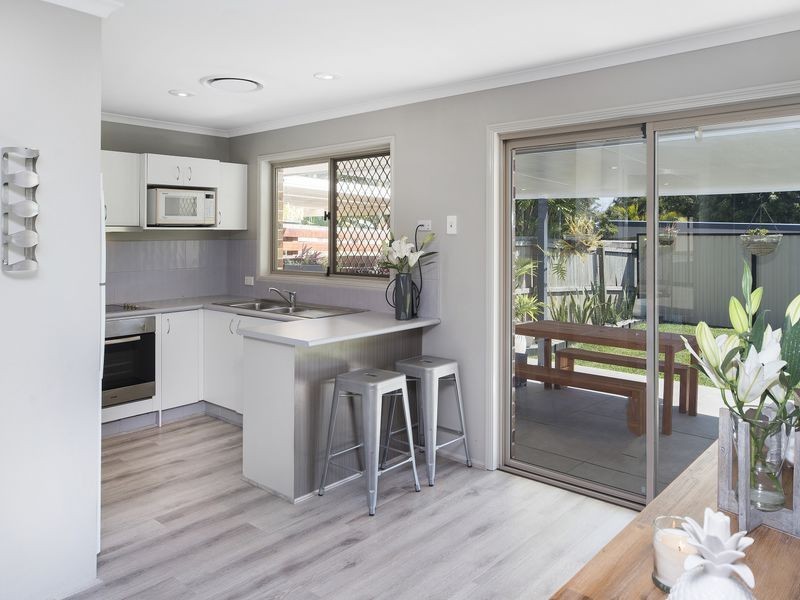 2/81 River Oak Drive, Helensvale QLD 4212