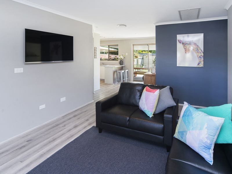 2/81 River Oak Drive, Helensvale QLD 4212