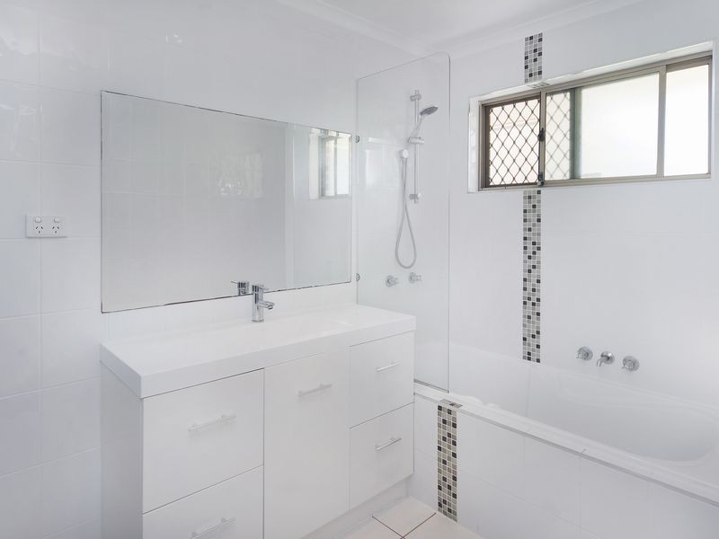 2/81 River Oak Drive, Helensvale QLD 4212