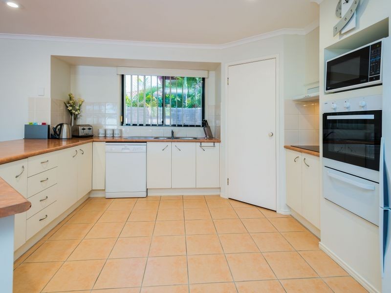 67 Audrey Avenue, Helensvale QLD 4212