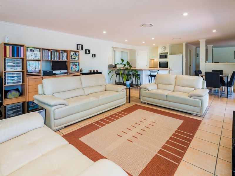 67 Audrey Avenue, Helensvale QLD 4212