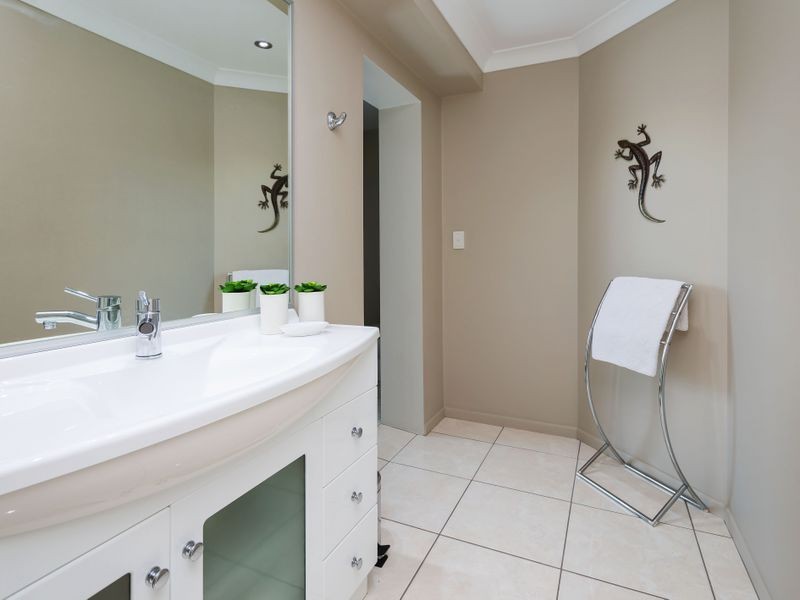 23 Columbus Drive, Hollywell QLD 4216