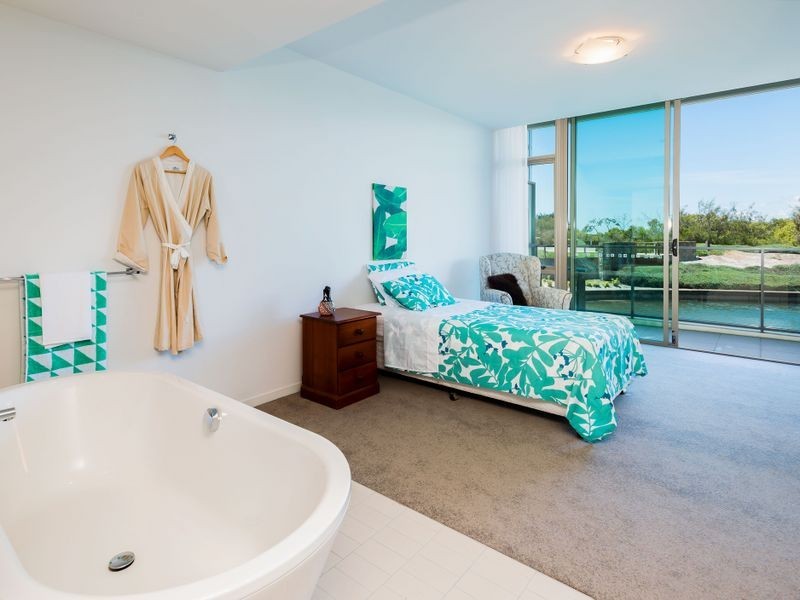29102/2 Ephraim Island, Paradise Point QLD 4216