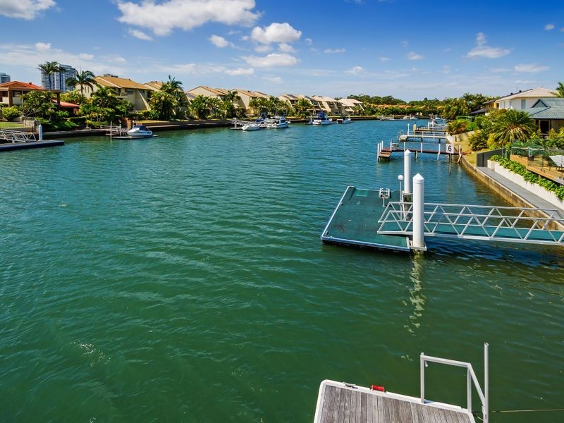 10 Sundance Way, Runaway Bay QLD 4216