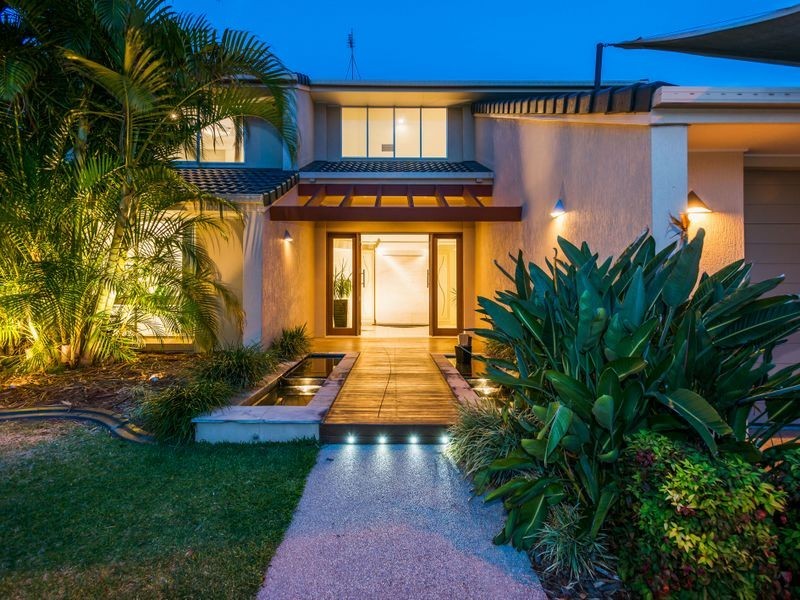 10 Sundance Way, Runaway Bay QLD 4216