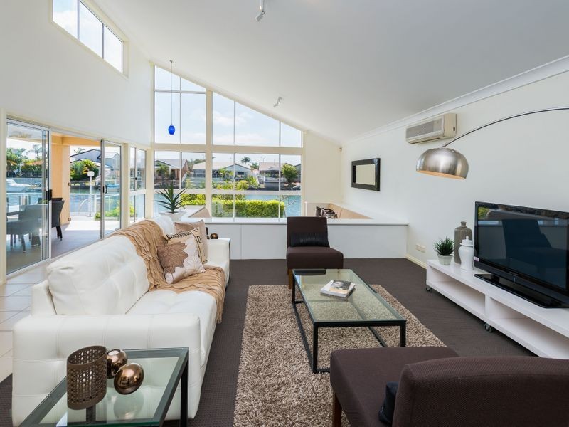 10 Sundance Way, Runaway Bay QLD 4216