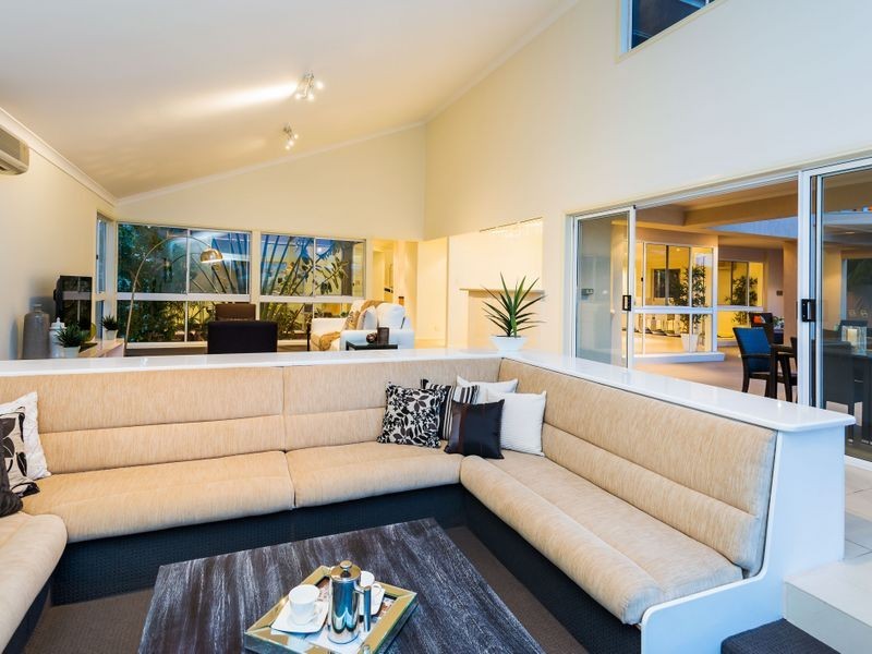 10 Sundance Way, Runaway Bay QLD 4216