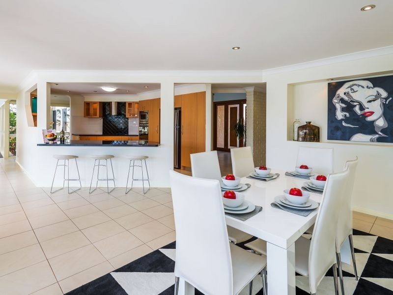 10 Sundance Way, Runaway Bay QLD 4216